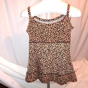 Tank, never been worn, pet free smoke free home